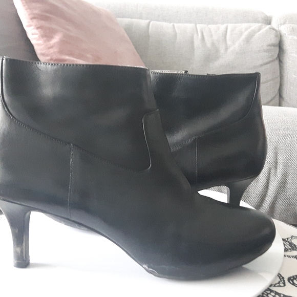 Rockport 8W Leather High Heel Ankle Boots - Picture 3 of 7
